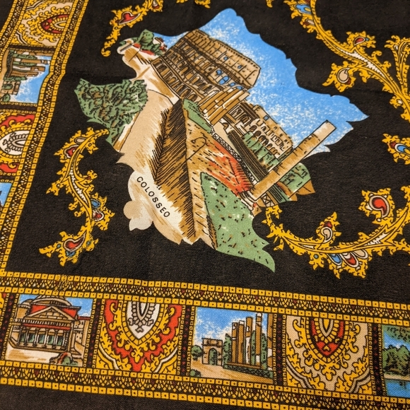 Rome themed scarf - Picture 8 of 8